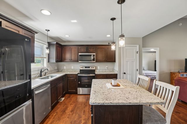 32 Richland Hills Dr, Manchester, TN 37355