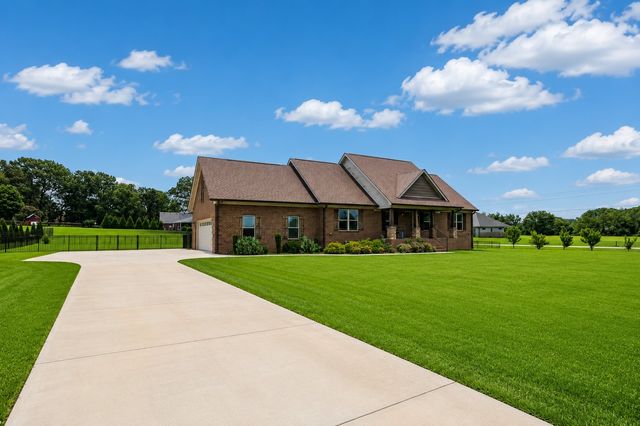 32 Richland Hills Dr, Manchester, TN 37355