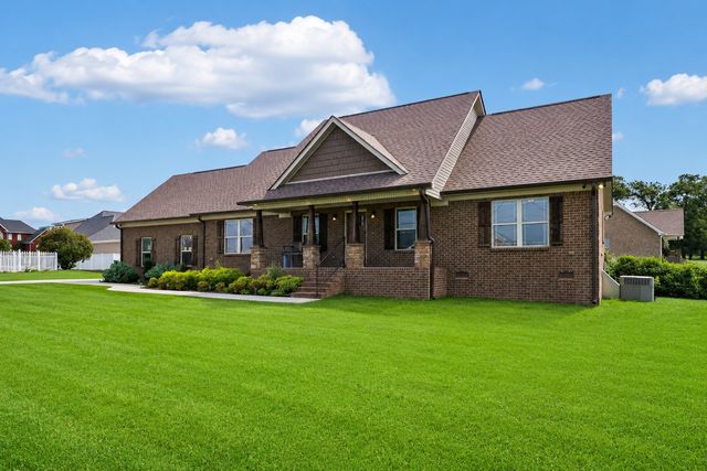 32 Richland Hills Dr, Manchester, TN 37355