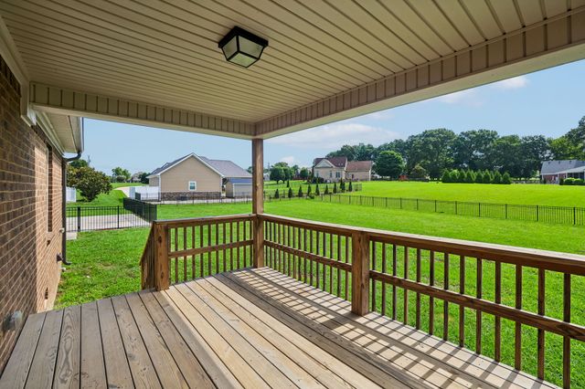 32 Richland Hills Dr, Manchester, TN 37355