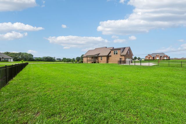 32 Richland Hills Dr, Manchester, TN 37355