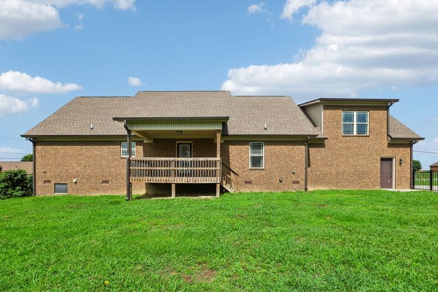 32 Richland Hills Dr, Manchester, TN 37355