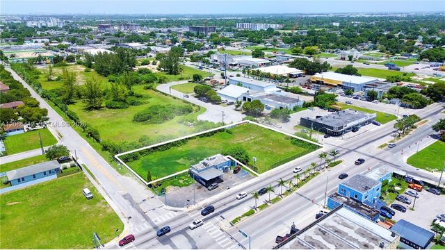 2230 NW 76th St, Miami, FL 33147