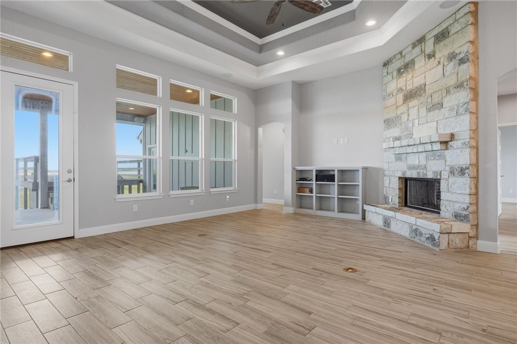 107 Sunrise Dr, Rockport, TX 78382 — photo 5