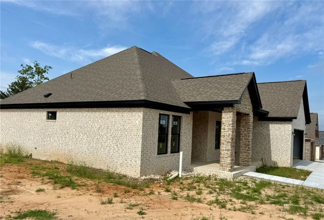1305 Elk Horn Drive, Russellville, AR 72802