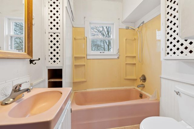 99 EMS B42 Lane, Leesburg, IN 46538