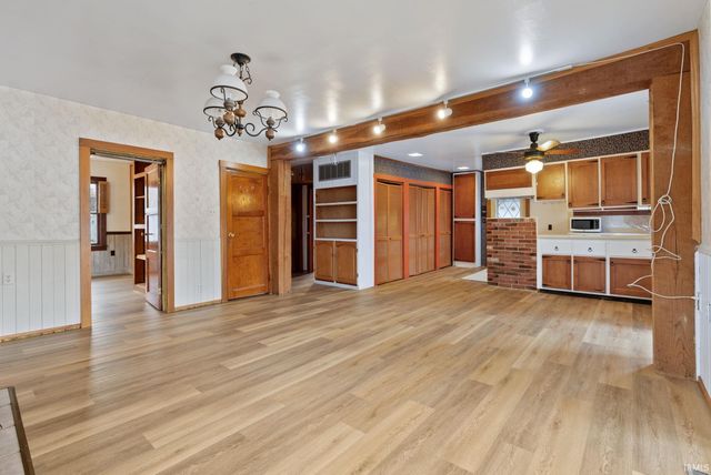 99 EMS B42 Lane, Leesburg, IN 46538