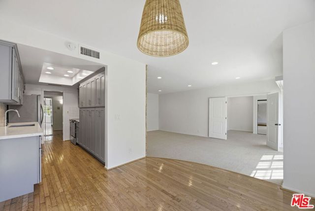 521 Montana Avenue 215, Santa Monica, CA 90403