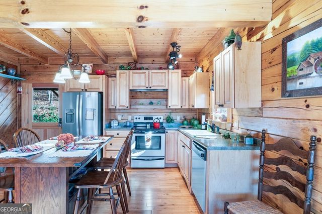 488 Smith Road, Brasstown, NC 28902