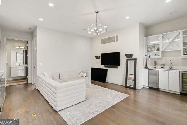904 Lenox Boulevard NE, Atlanta, GA 30324