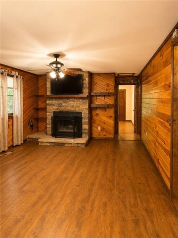 2261 Paradise Valley Road, Cleveland, GA 30528