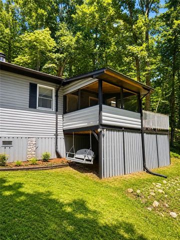2261 Paradise Valley Road, Cleveland, GA 30528