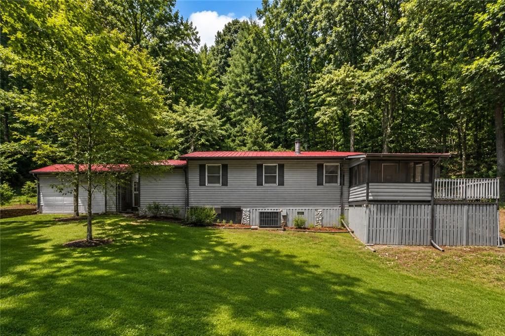 2261 Paradise Valley Road, Cleveland, GA 30528