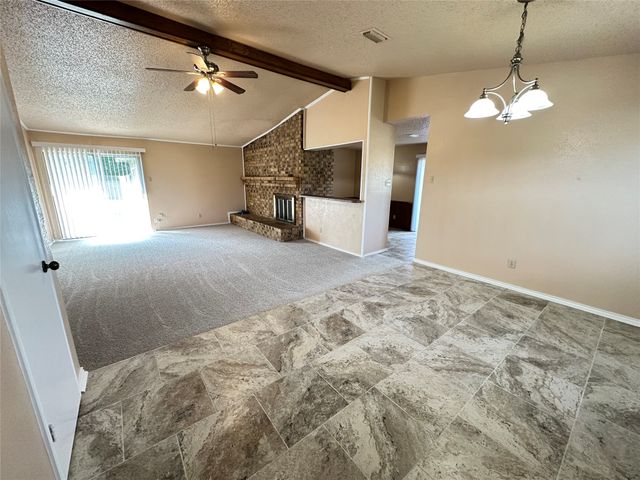 638 Grinnell Drive, Garland, TX 75043