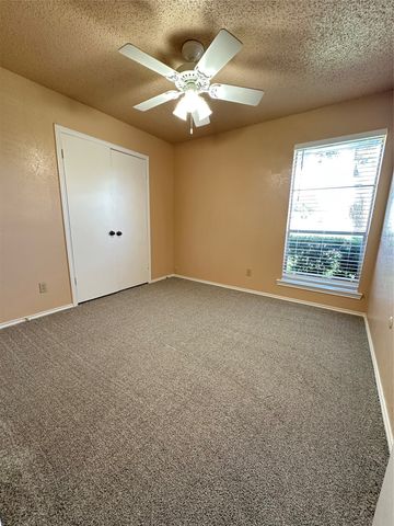 638 Grinnell Drive, Garland, TX 75043