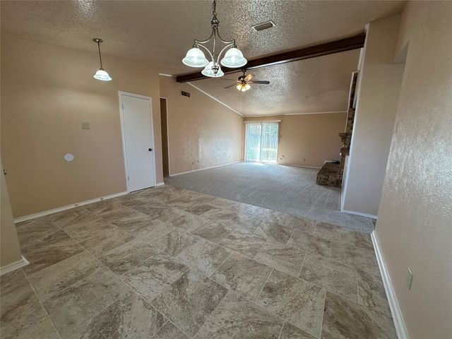 638 Grinnell Drive, Garland, TX 75043