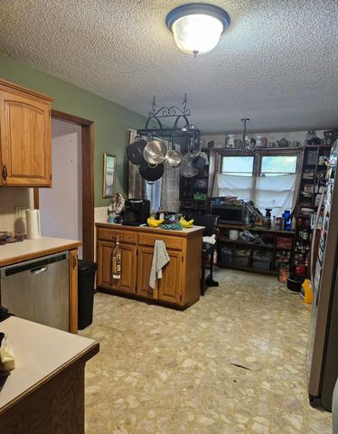 3459 West Camelot Street, Springfield, MO 65807