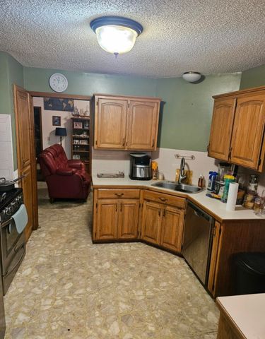 3459 West Camelot Street, Springfield, MO 65807