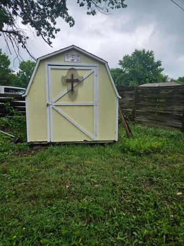 3459 West Camelot Street, Springfield, MO 65807
