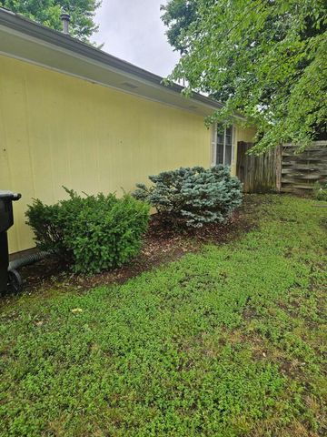 3459 West Camelot Street, Springfield, MO 65807