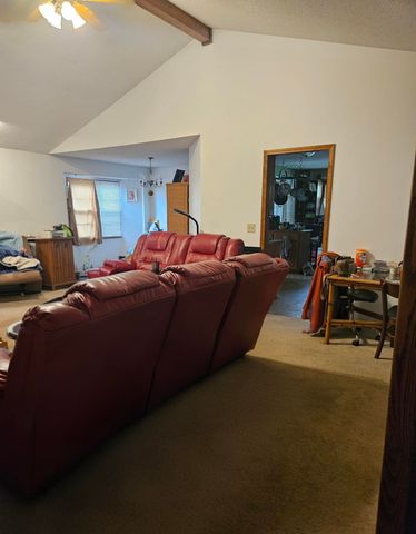 3459 West Camelot Street, Springfield, MO 65807
