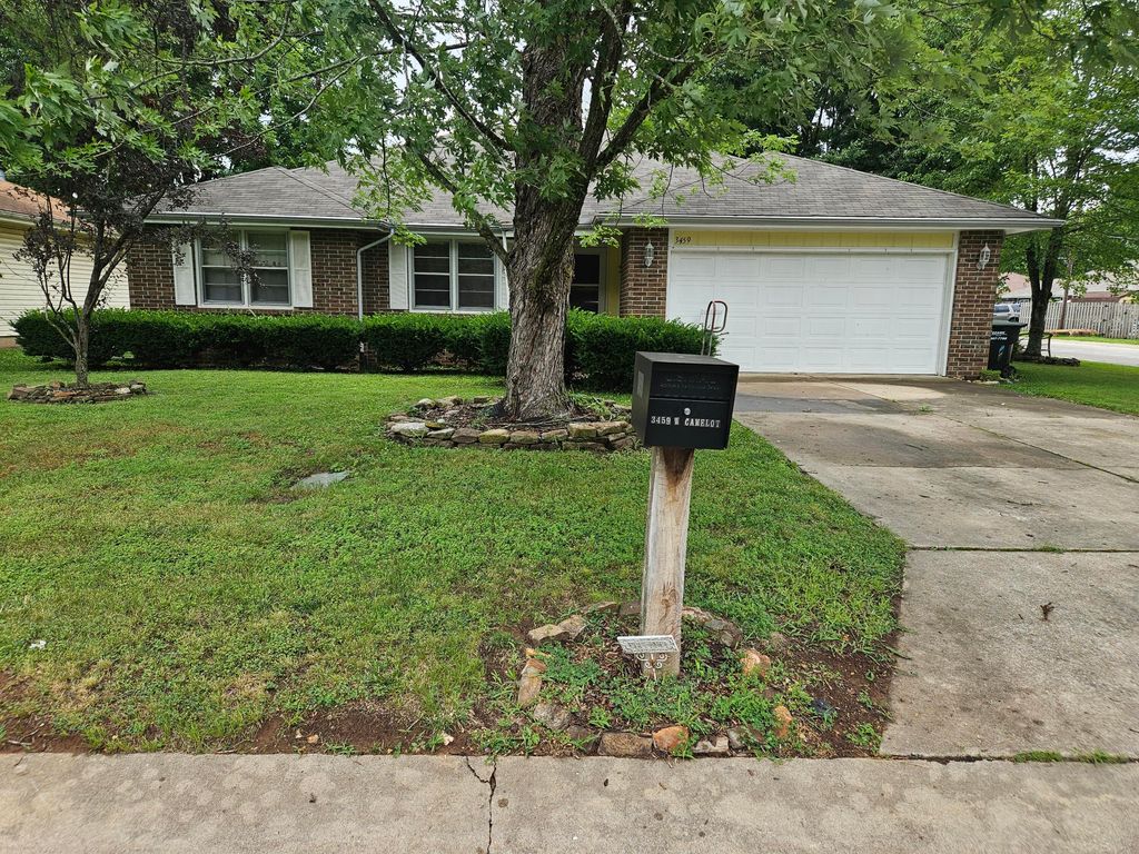 3459 West Camelot Street, Springfield, MO 65807