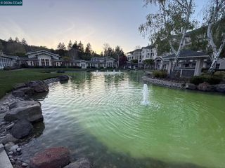 1860 TICE CREEK DR 1442, Walnut Creek, CA 94595