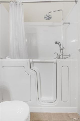 2229 Hawks Landing Drive, Lake St Louis, MO 63367