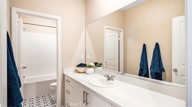 17538 Bassets Street, Hesperia, CA 92345