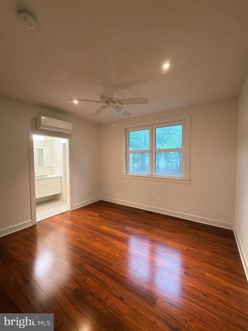 4 ROBIN RD, Stafford, VA 22554