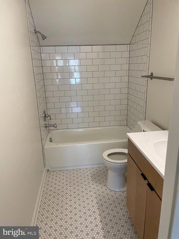 4 ROBIN RD, Stafford, VA 22554