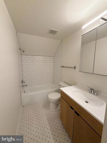 4 ROBIN RD, Stafford, VA 22554