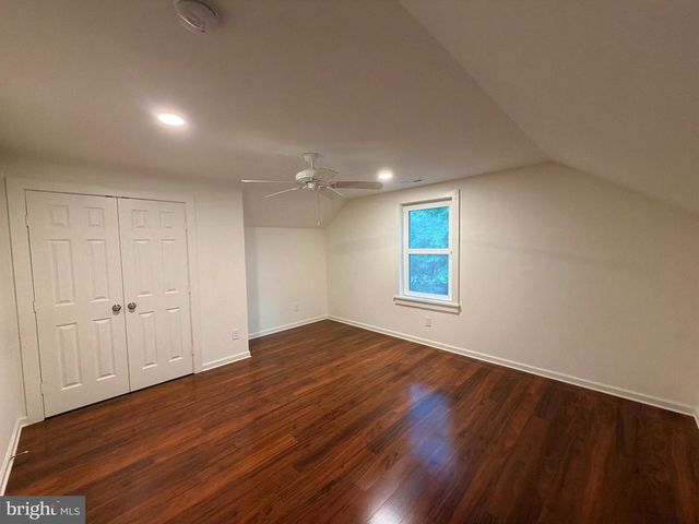 4 ROBIN RD, Stafford, VA 22554