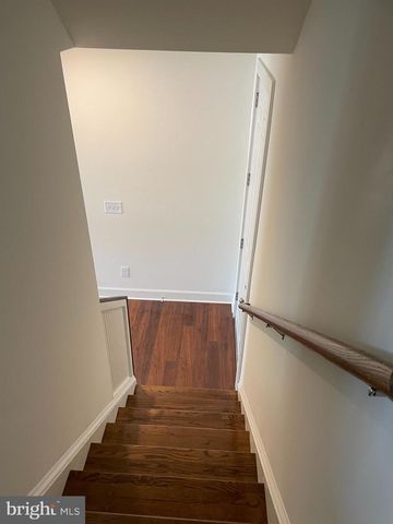 4 ROBIN RD, Stafford, VA 22554