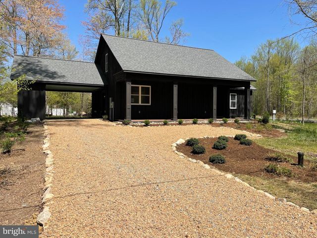 4 ROBIN RD, Stafford, VA 22554