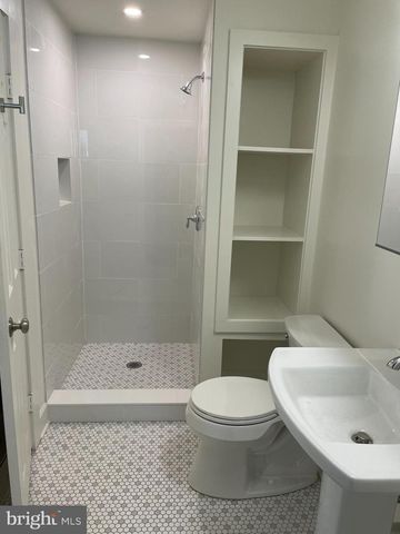 4 ROBIN RD, Stafford, VA 22554