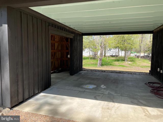 4 ROBIN RD, Stafford, VA 22554