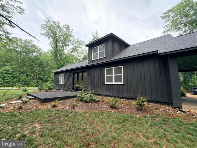 4 ROBIN RD, Stafford, VA 22554