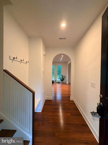 4 ROBIN RD, Stafford, VA 22554