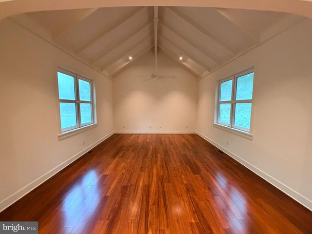 4 ROBIN RD, Stafford, VA 22554