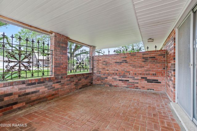103 Saint Bernadette Drive, Lafayette, LA 70507