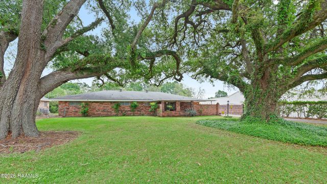 103 Saint Bernadette Drive, Lafayette, LA 70507