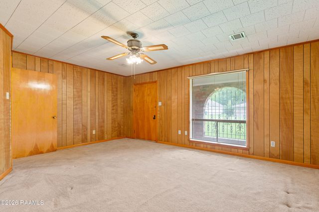103 Saint Bernadette Drive, Lafayette, LA 70507