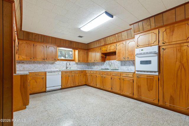 103 Saint Bernadette Drive, Lafayette, LA 70507