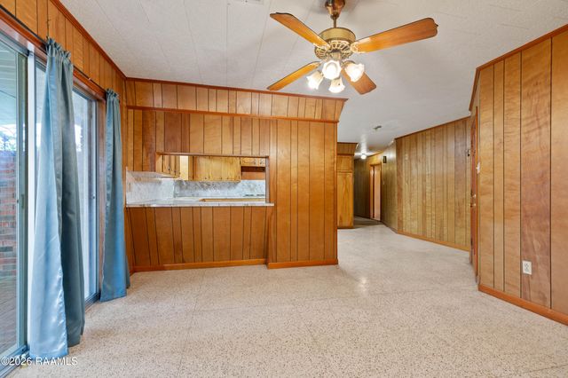 103 Saint Bernadette Drive, Lafayette, LA 70507