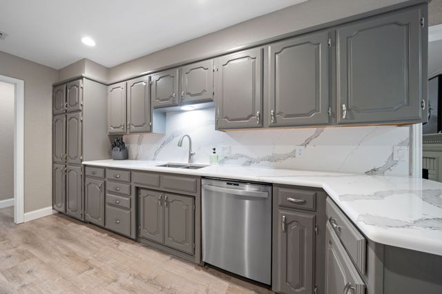 1814 Lakeridge Drive, Weatherford, TX 76087