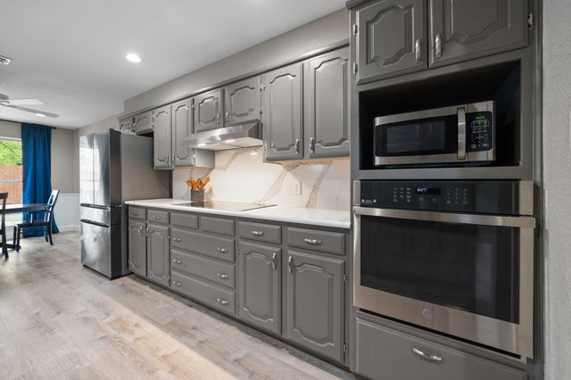 1814 Lakeridge Drive, Weatherford, TX 76087