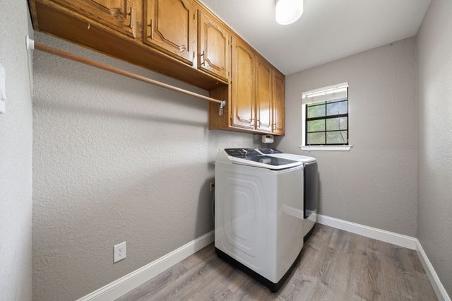 1814 Lakeridge Drive, Weatherford, TX 76087