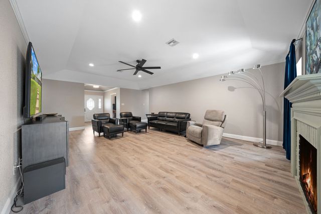 1814 Lakeridge Drive, Weatherford, TX 76087