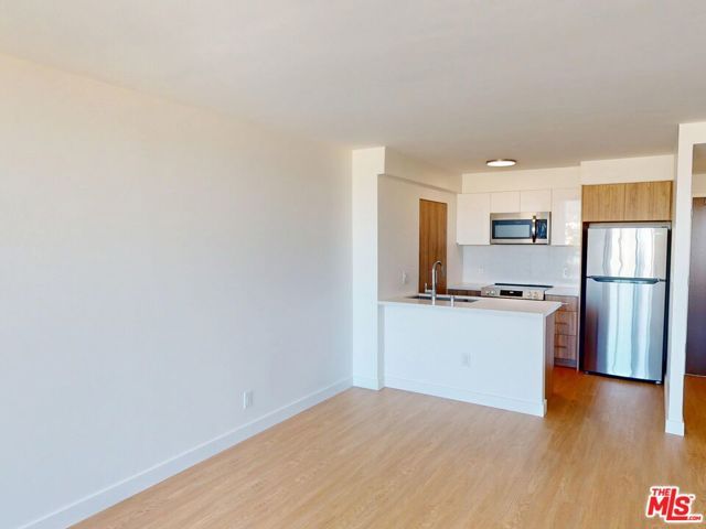 2700 Neilson Way 1129, Santa Monica, CA 90405